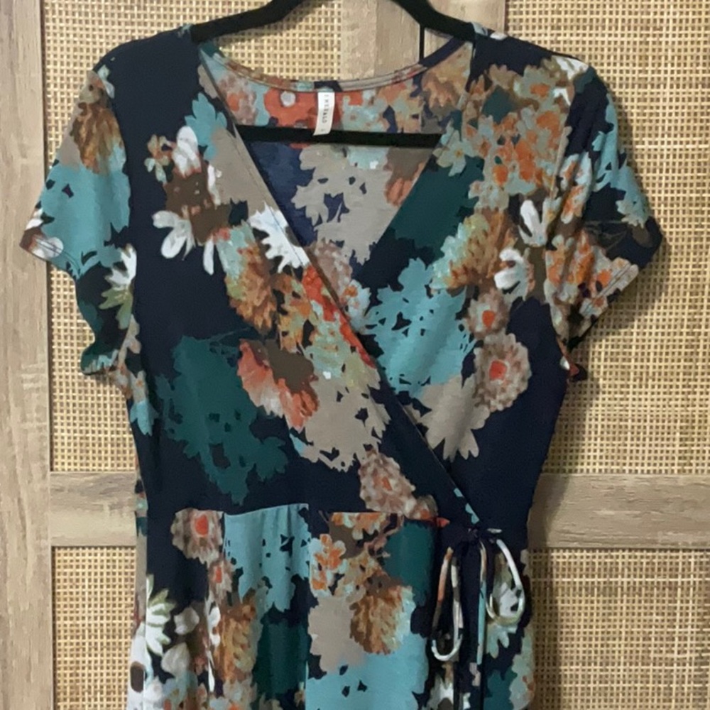 Cute dress - Picture 2 of 3